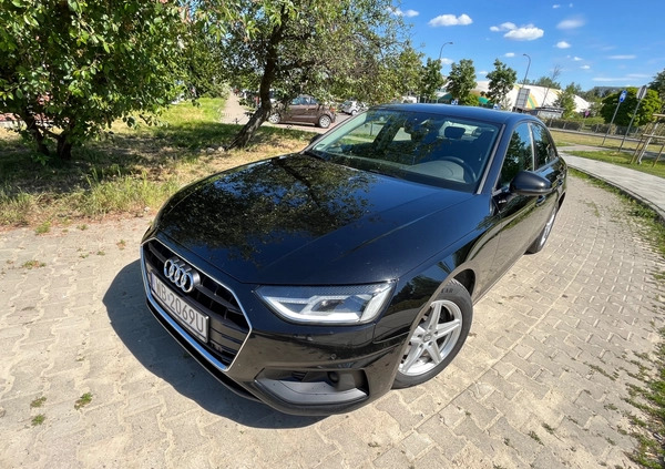Audi A4 cena 84000 przebieg: 147000, rok produkcji 2019 z Warszawa małe 631